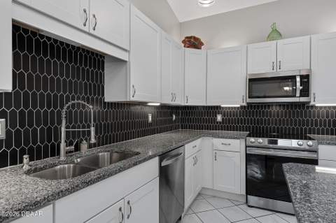 3 Echo Woods Way, Ormond Beach FL - photo 15 of 85