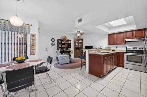 228 Palm Sparrow Court, Daytona Beach FL - photo 7 of 44
