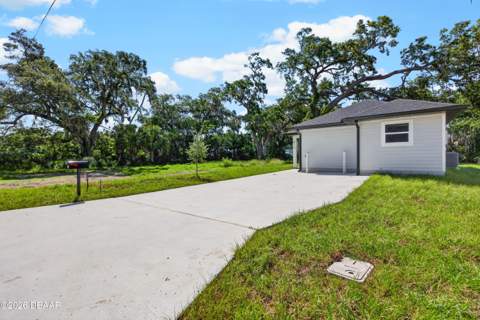 615 Cedar Street, Daytona Beach FL - photo 7 of 48