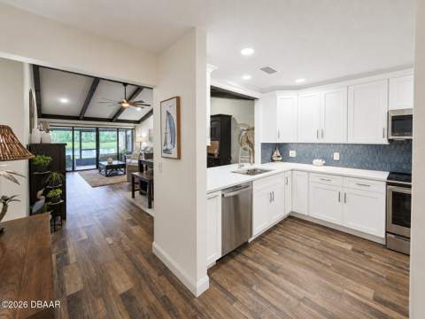 100 Sea Pines Circle, Daytona Beach FL - photo 9 of 57