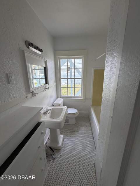 320 N Peninsula Drive, Daytona Beach FL - photo 8 of 21