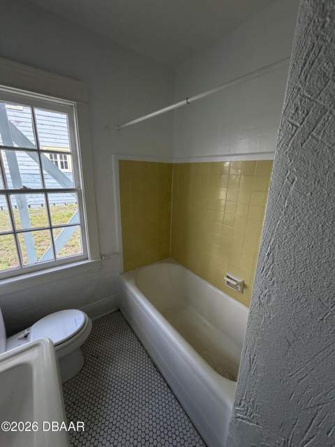 320 N Peninsula Drive, Daytona Beach FL - photo 9 of 21