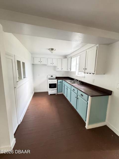 320 N Peninsula Drive, Daytona Beach FL - photo 6 of 21