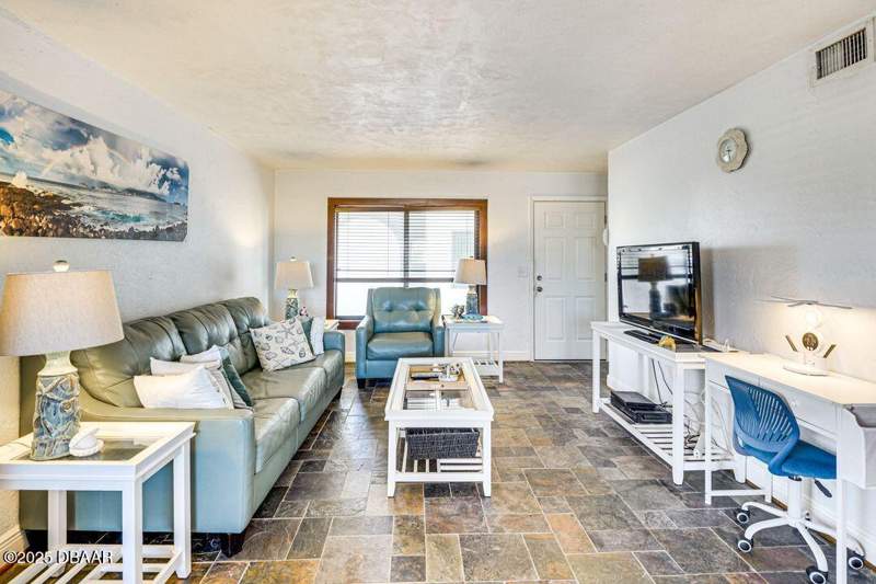 1 bedroom Condominium at 1404 N Atlantic Avenue #2, Le Atlantico Condo, Daytona Beach — photo 3