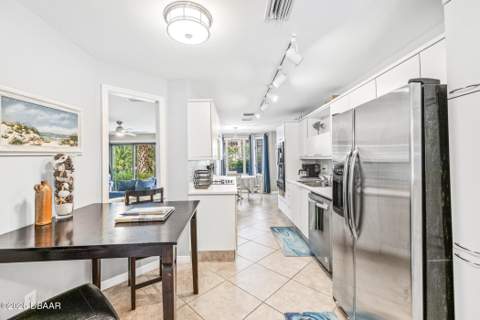 2962 Sea Oats Circle, Daytona Beach Shores FL - photo 6 of 44