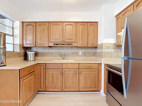 204 Osceola Avenue, Ormond Beach FL - photo 8 of 34