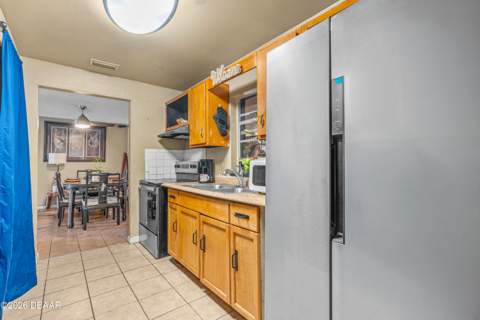 808 Kathy Street, Daytona Beach FL - photo 11 of 44