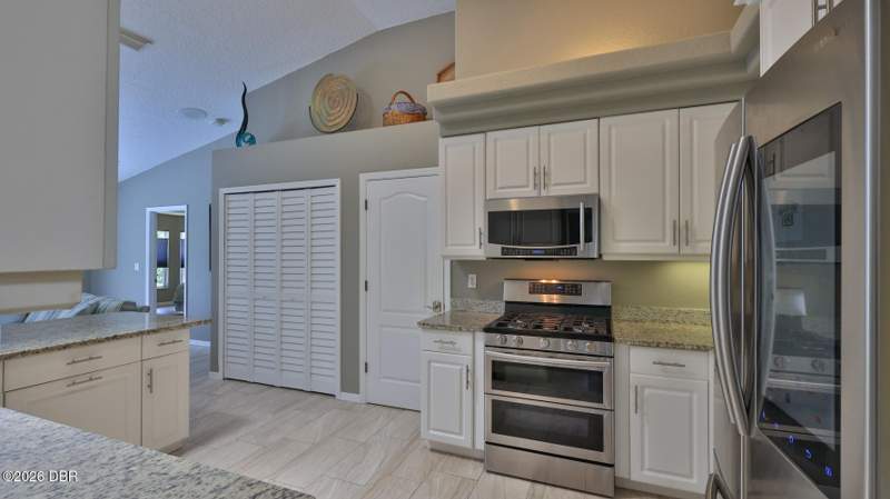 4 bedroom Single Family Residence at 29 Acclaim At Lionspaw, Lionspaw Acclaim Tr A, Daytona Beach — photo 5