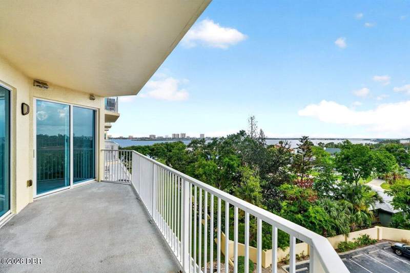 2 bedroom Condominium at 2801 S Ridgewood Avenue #504, Halifax Landing Condo, South Daytona — photo 3
