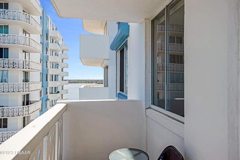 1 bedroom Condominium at 935 N Halifax Avenue #705, Bayshore Bath & Tennis Club Condo, Daytona Beach — photo 5