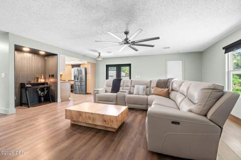 2817 Yule Tree Drive, Edgewater FL - photo 9 of 46