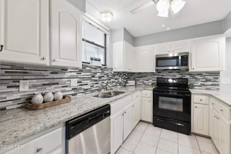 2 bedroom Condominium at 325 Wilder Boulevard #A404, Golf'S Edge Condo, Daytona Beach — photo 4