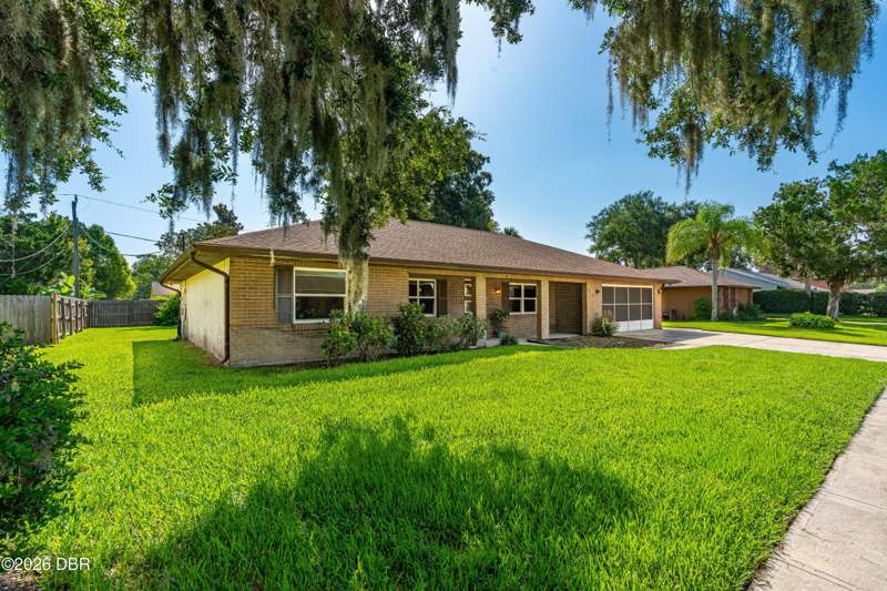 3 bedroom Single Family Residence at 1971 Menger Circle, Big Tree Village, South Daytona — photo 3