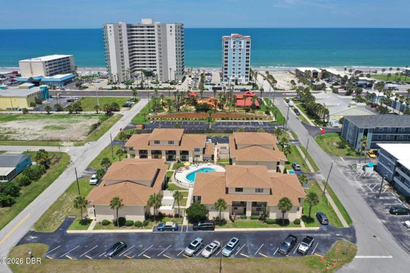 2 bedroom Condominium at 100 Grant Avenue #24, Oasis, A Condo, Daytona Beach Shores — photo 3