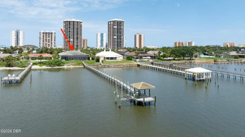 4 bedroom Single Family Residence at 3020 S Peninsula Drive, Not In Subdivision, Daytona Beach Shores — photo 5