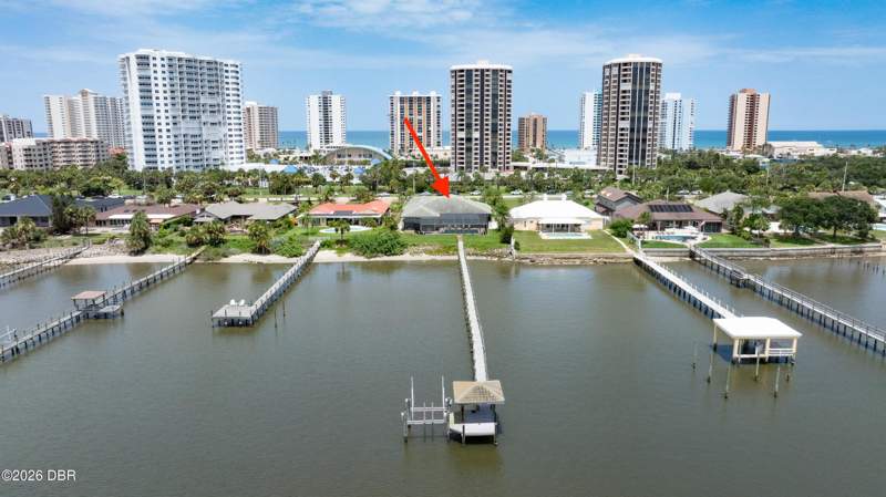4 bedroom Single Family Residence at 3020 S Peninsula Drive, Not In Subdivision, Daytona Beach Shores — photo 3