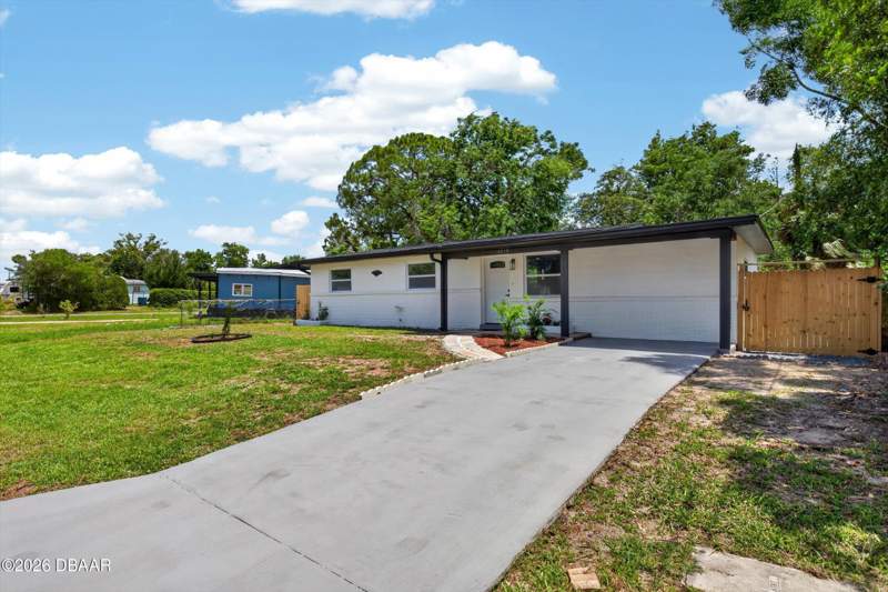 3 bedroom Single Family Residence at 1359 Wright Street, Wright, Daytona Beach — photo 5