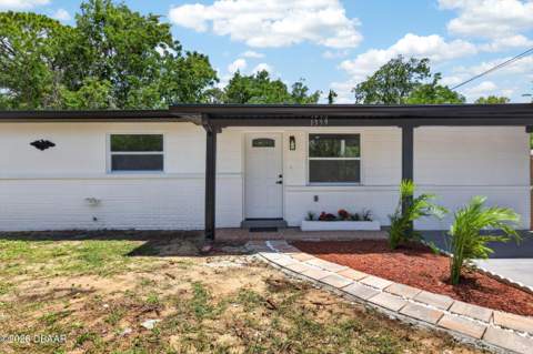 1359 Wright Street, Daytona Beach FL - photo 8 of 67