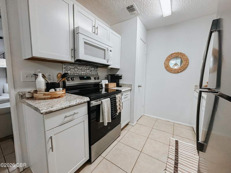 2 bedroom Condominium at 1600 Big Tree Road #08, Condo At Georgetown Lake, A Condo, Daytona Beach — photo 3