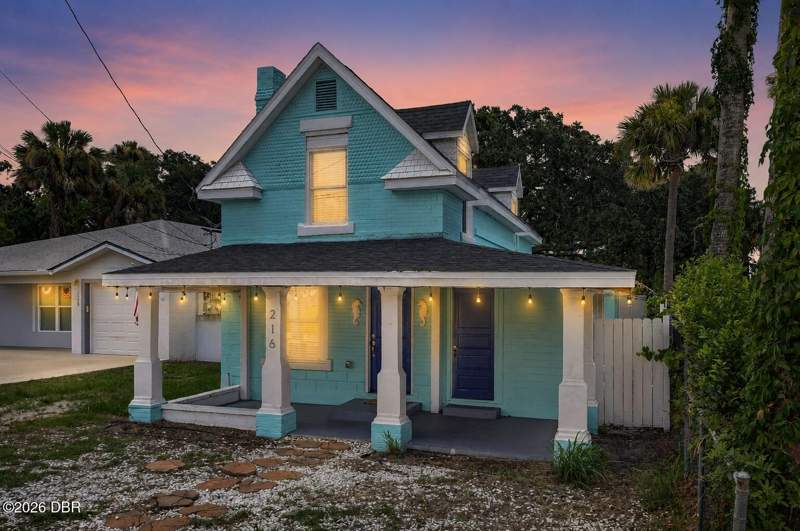 2 bedroom Single Family Residence at 216 N Halifax Avenue, Memento, Daytona Beach — photo 4