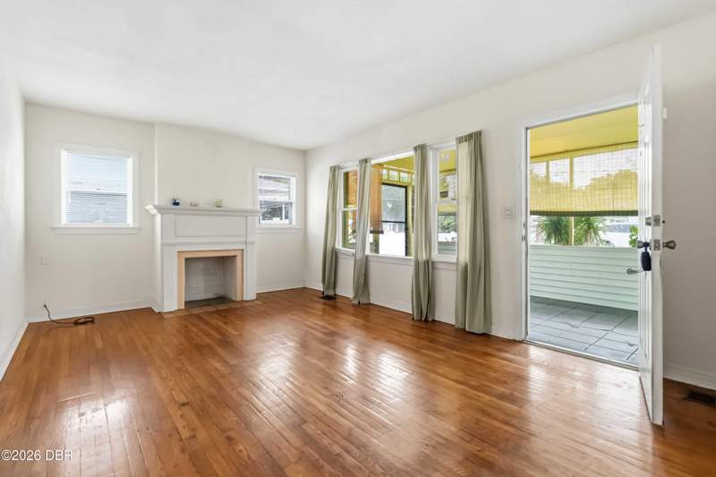 2 bedroom Single Family Residence at 217 Daytona Avenue, Mason & Carswells, Daytona Beach — photo 5