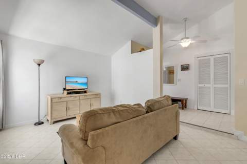19 Crompton Place, Palm Coast FL - photo 8 of 37