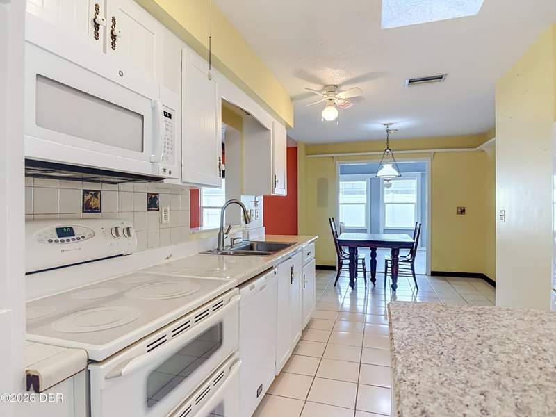 3 bedroom Single Family Residence at 1404 Oak Forest Drive, Oak Forest, Ormond Beach — photo 3