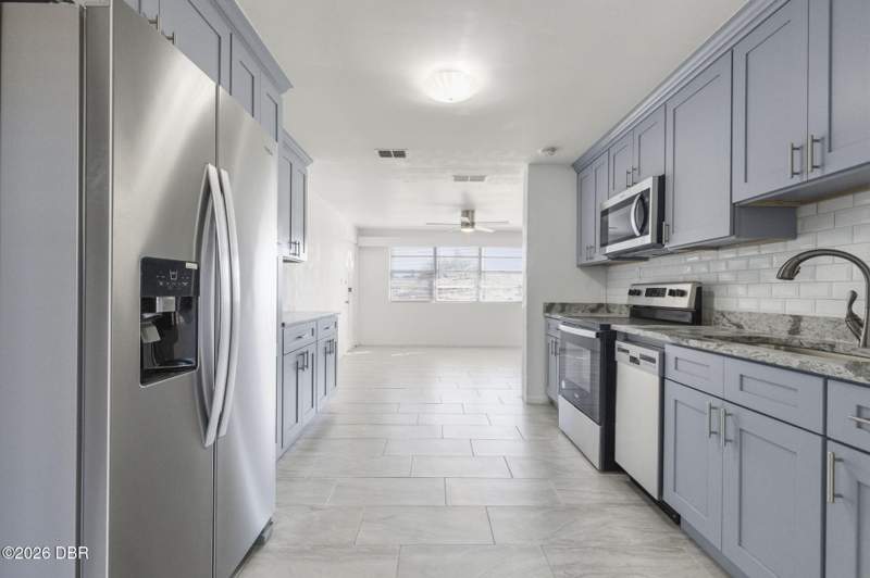 2 bedroom Single Family Residence at 30 Azalea Drive, Not In Subdivision, Ormond Beach — photo 4