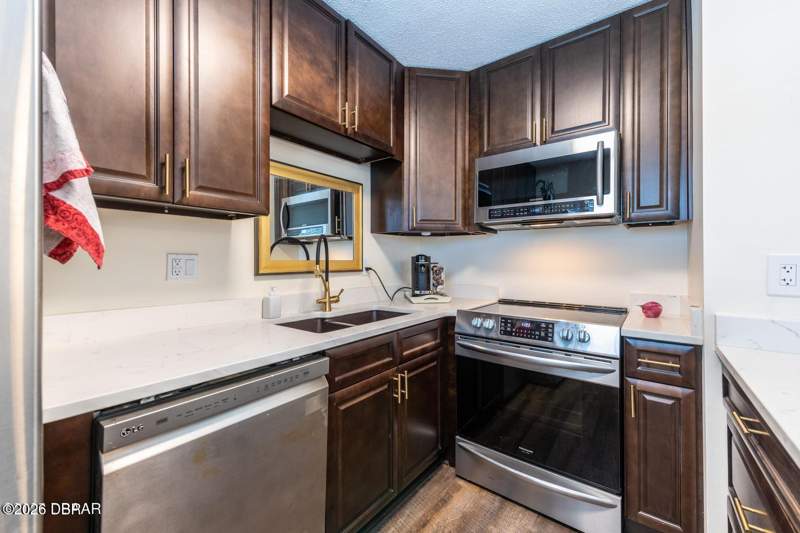 2 bedroom Condominium at 10 Lynnhurst Drive #208, Winchester Manor, A Condo, Ormond Beach — photo 5
