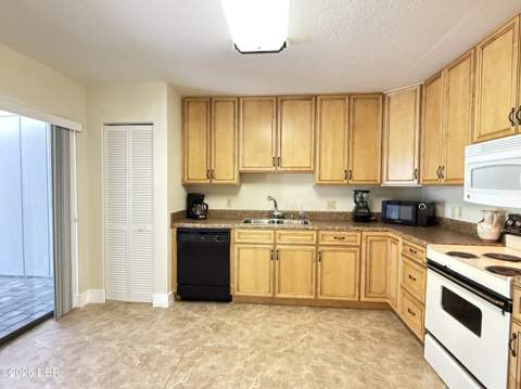 33 Andrea Drive, New Smyrna Beach FL - photo 23 of 81