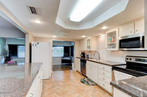 103 Dee Street, New Smyrna Beach FL - photo 6 of 47