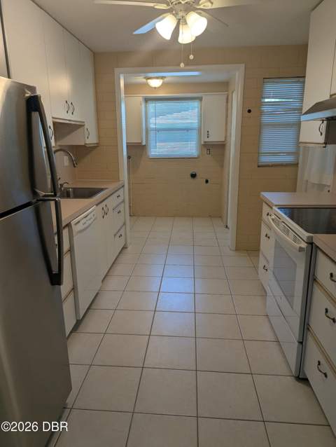 314 Roslyn Avenue, New Smyrna Beach FL - photo 6 of 23