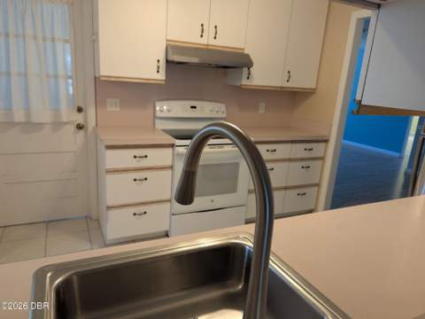 314 Roslyn Avenue, New Smyrna Beach FL - photo 7 of 23