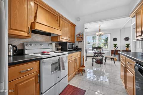 2525 Coral Way #1, Daytona Beach Shores FL - photo 10 of 55