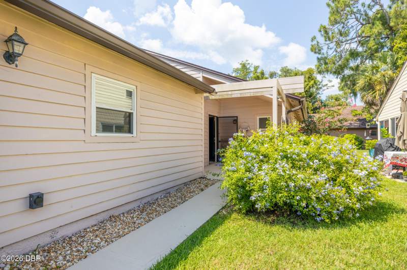 2 bedroom Single Family Residence at 120 Gull Circle, Pelican Bay, Daytona Beach — photo 3