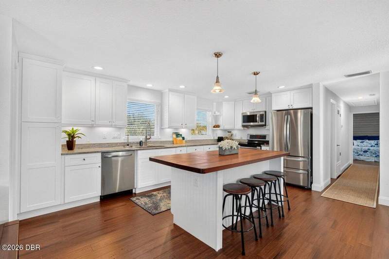 4 bedroom Single Family Residence at 4717 S Atlantic Avenue, Not In Subdivision, New Smyrna Beach — photo 5