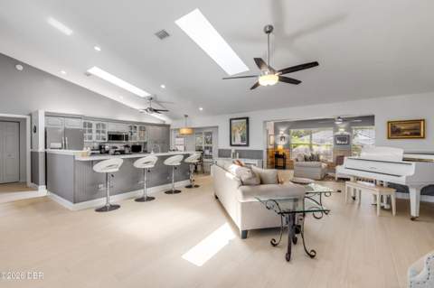 815 E 7th Avenue, New Smyrna Beach FL - photo 9 of 79