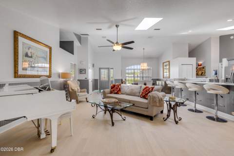 815 E 7th Avenue, New Smyrna Beach FL - photo 8 of 79