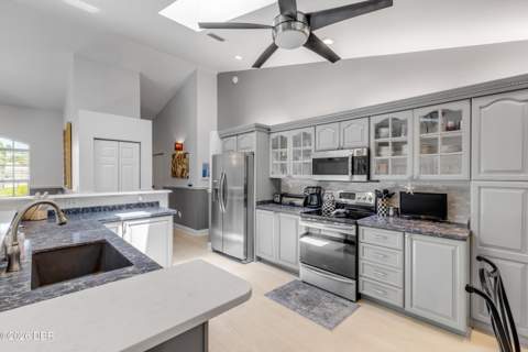 815 E 7th Avenue, New Smyrna Beach FL - photo 23 of 79