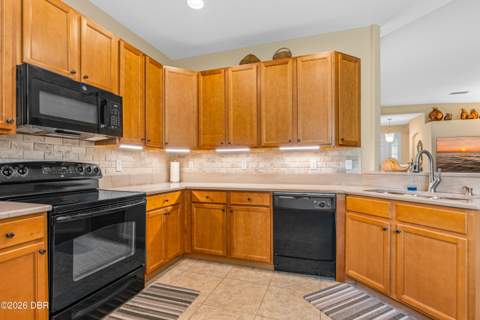 1185 Champions Drive, Daytona Beach FL - photo 13 of 33