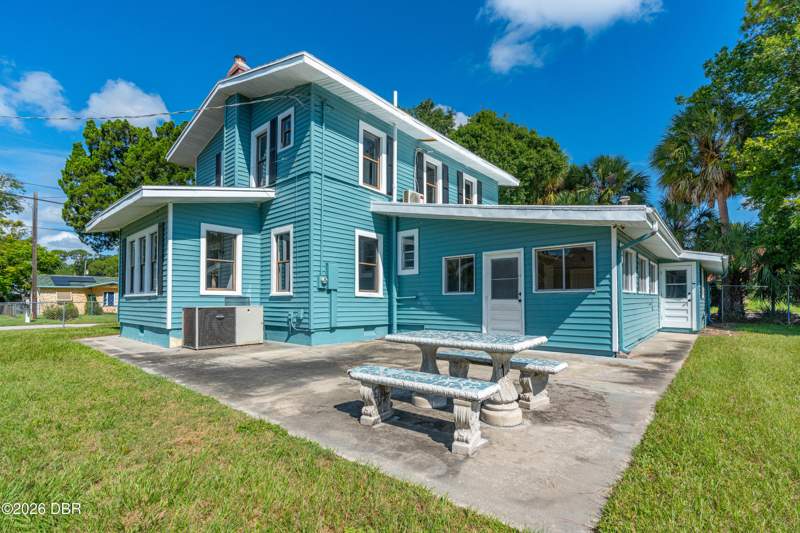 4 bedroom Single Family Residence at 1591 Birmingham Avenue, Flomich Gardens, Daytona Beach — photo 5