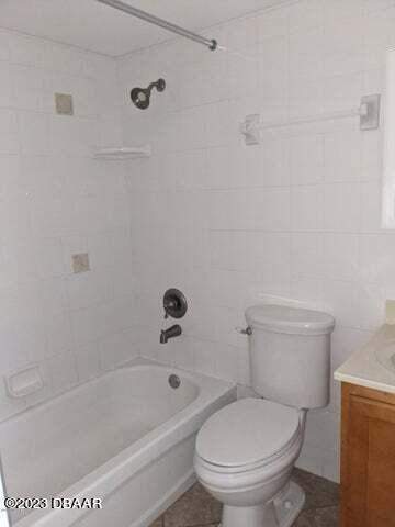 102 S Peninsula Drive #105, Daytona Beach FL - photo 6 of 10