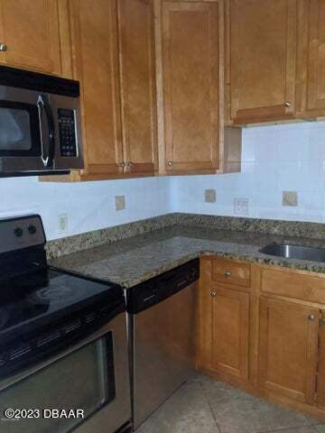 102 S Peninsula Drive #105, Daytona Beach FL - photo 9 of 10