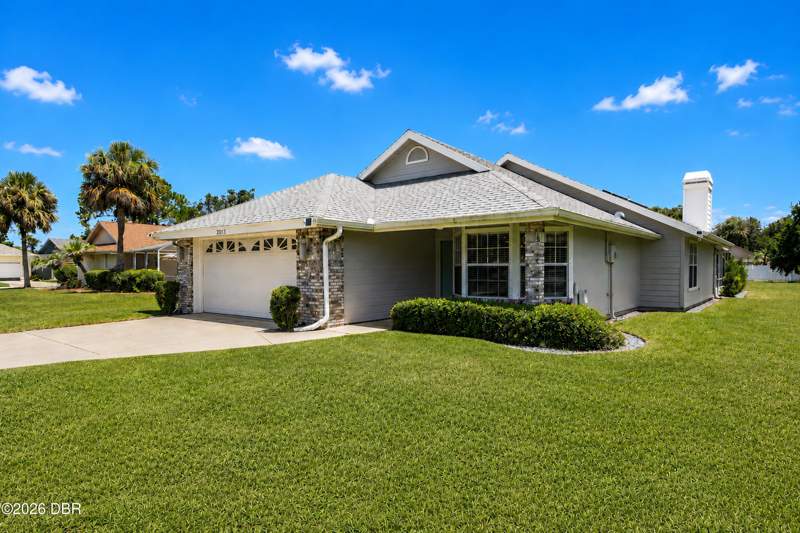 2 bedroom Single Family Residence at 2013 Beaver Creek Drive, Spruce Creek Fly In, Port Orange — photo 3