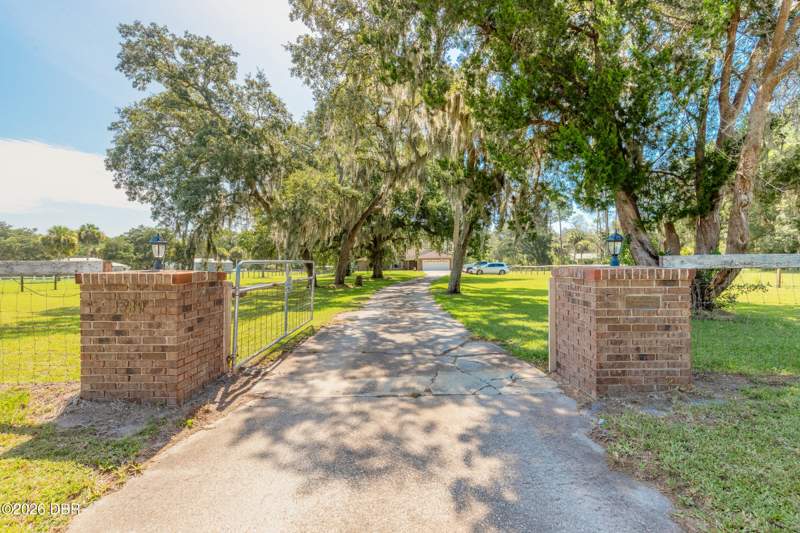 4 bedroom Single Family Residence at 1389 Williams Road, Not In Subdivision, New Smyrna Beach — photo 2