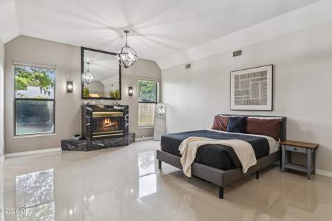 537 Pelican Bay Drive, Daytona Beach FL - photo 13 of 39