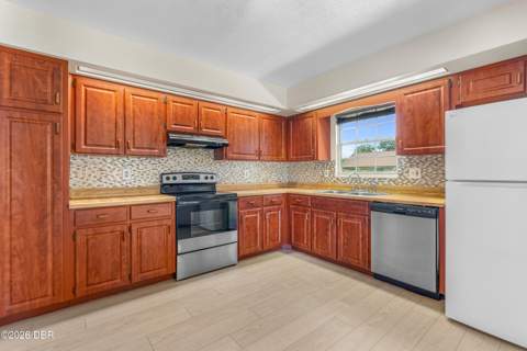 104 Shoal Creek Circle, Daytona Beach FL - photo 16 of 43