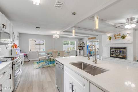 2952 Carriage Drive, South Daytona FL - photo 6 of 35