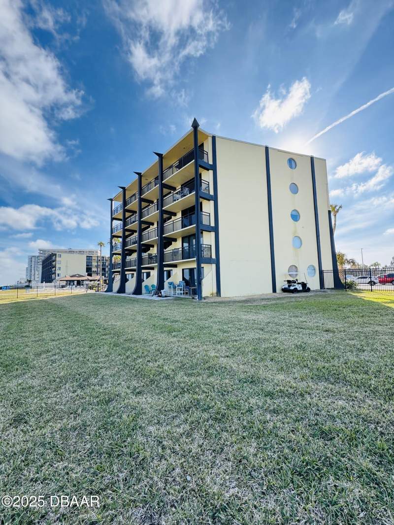 0 bedroom Condotel at 2301 S Atlantic Avenue #303, Hawaiian Inn Beach Resort, A Condo, Daytona Beach Shores — photo 4