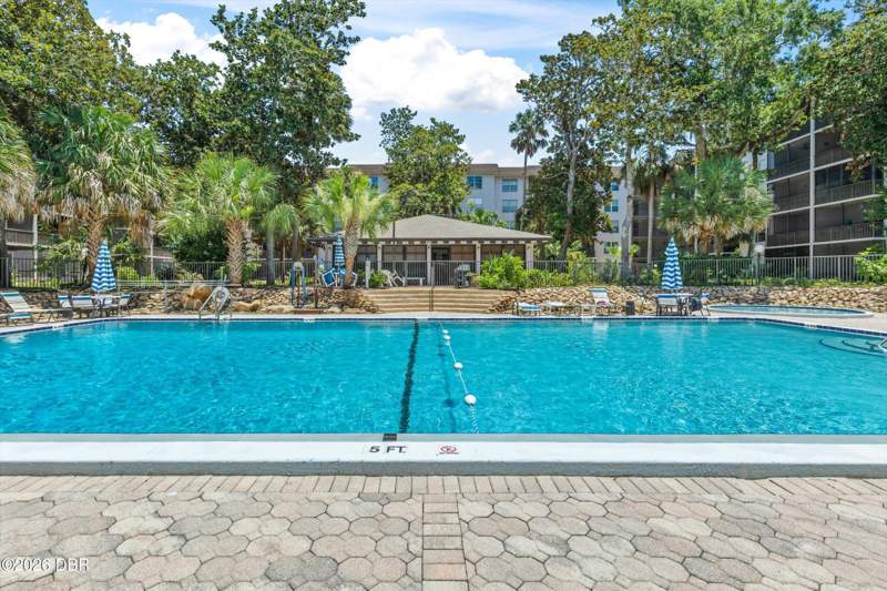 2 bedroom Condominium at 640 N Nova Road #209, Tomoka Oaks Condo North, Ormond Beach — photo 4